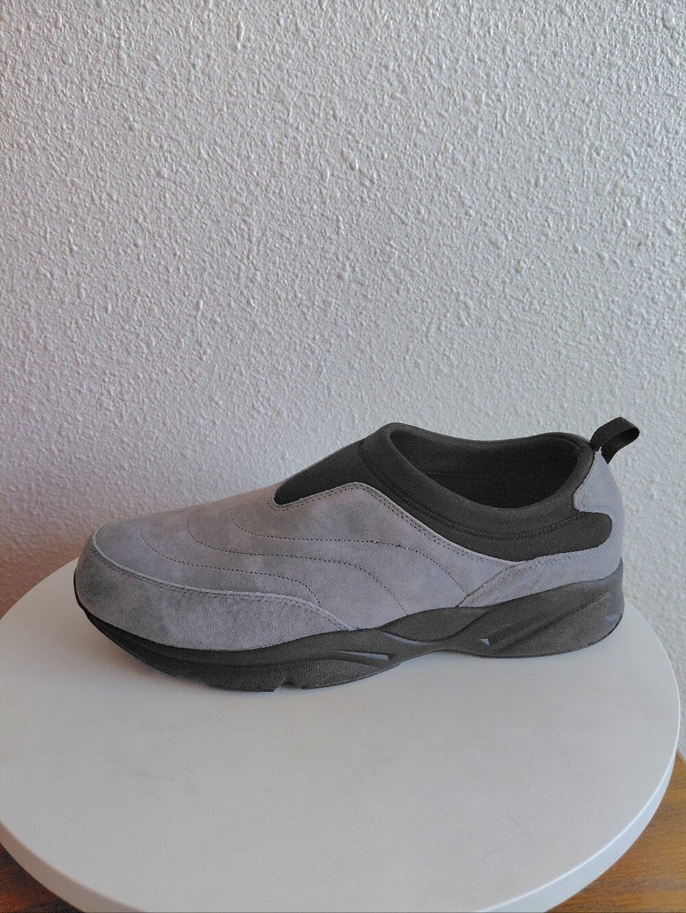 New,without box Propet Men's Stability Slip On Sneaker Dark Gray